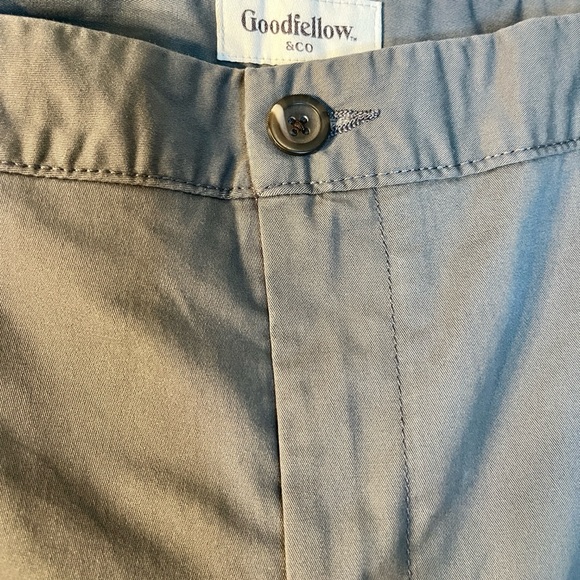 Goodfellow & Co Men's Charcoal Flat Front Shorts - Picture 4 of 4